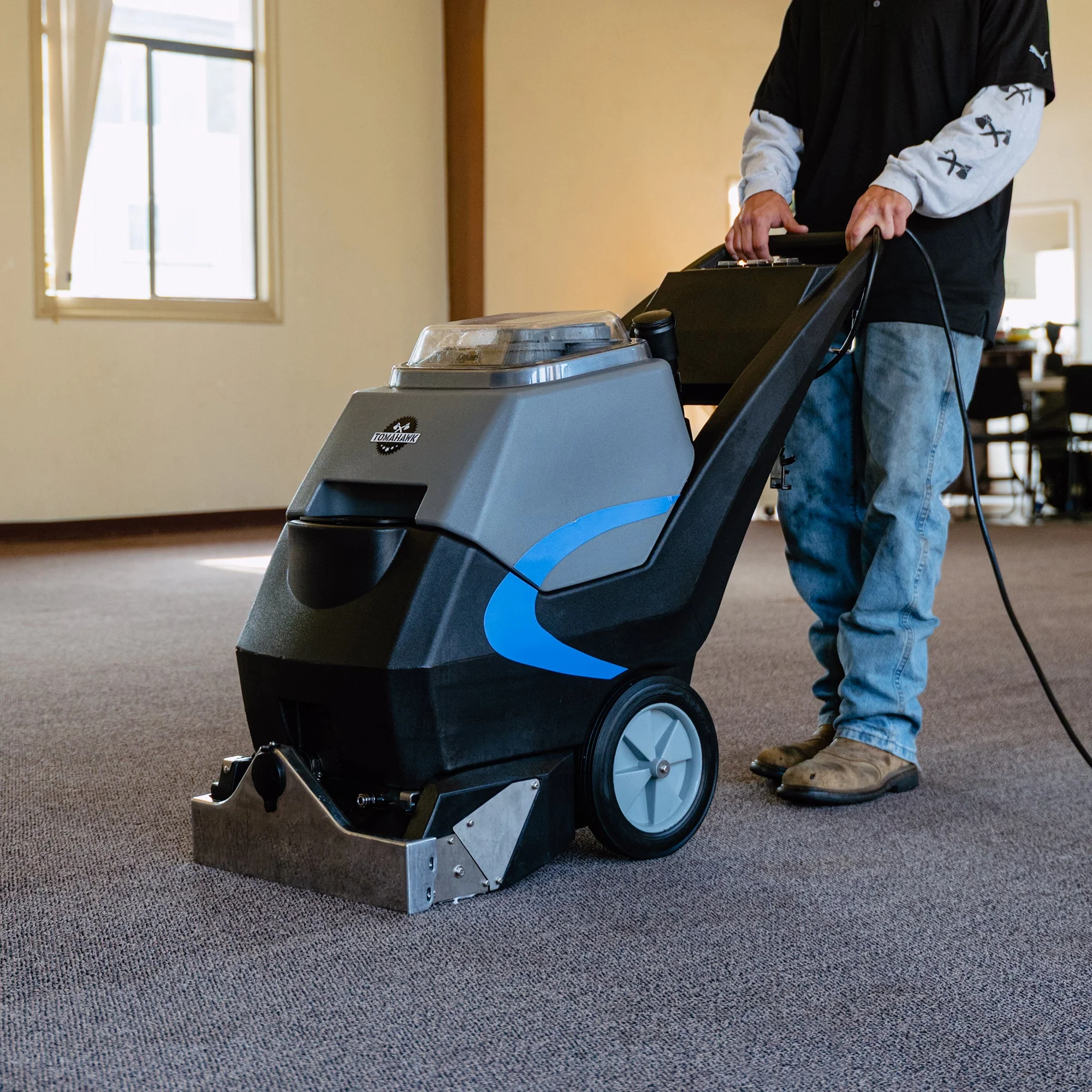 3-in-1 Commercial Carpet Extractor Cleaner, 18ā Width, 9 Gallon Dual Tanks, Dual 1000W Motors for Hotels, Offices & Upholstery - Image 2