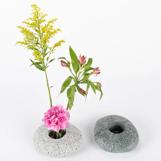Beach Stone Ikebana Vase - Image 6