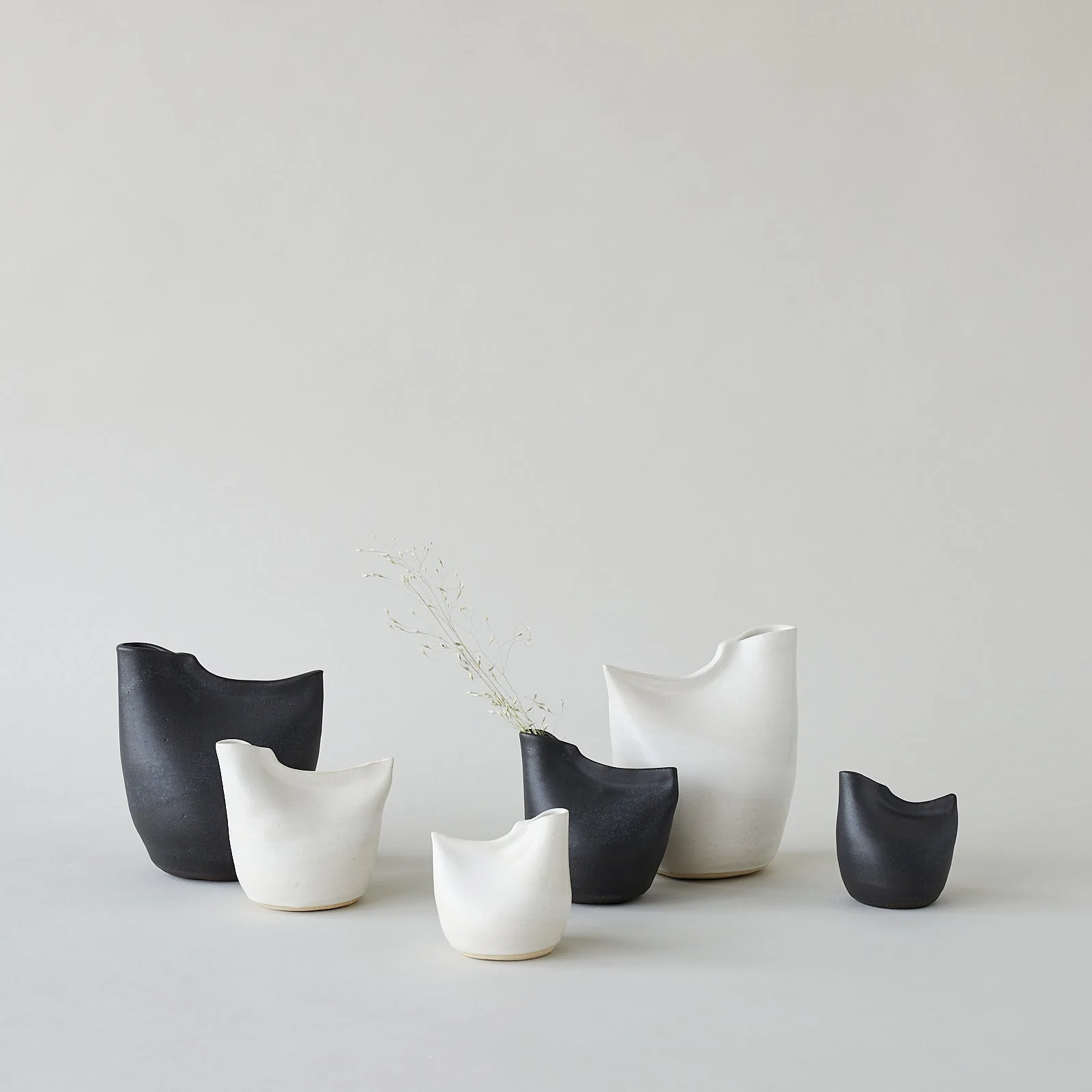 Bird Vase, Black - Image 3