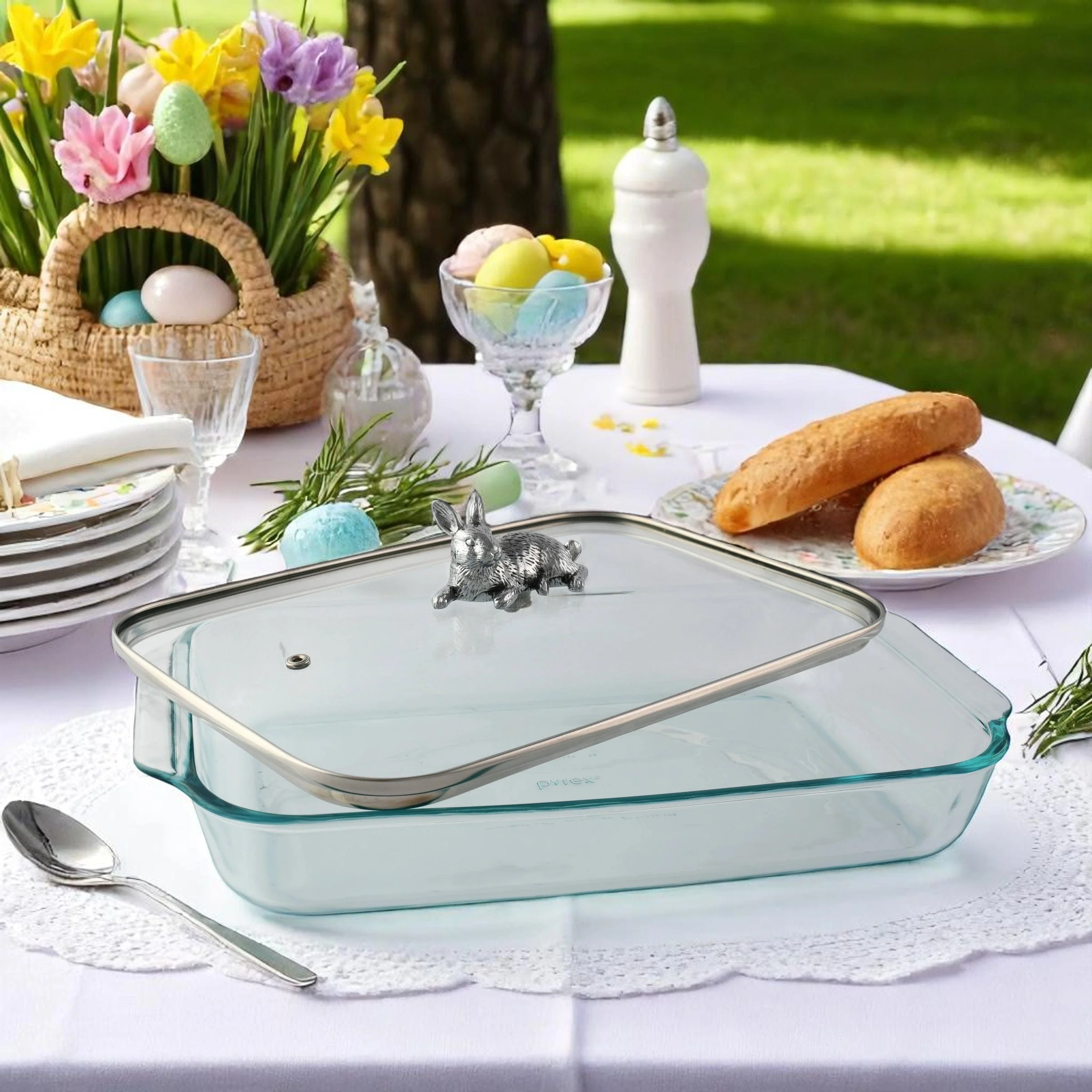 Bunny Lid with Pyrex 3 quart Baking Dish - Image 3