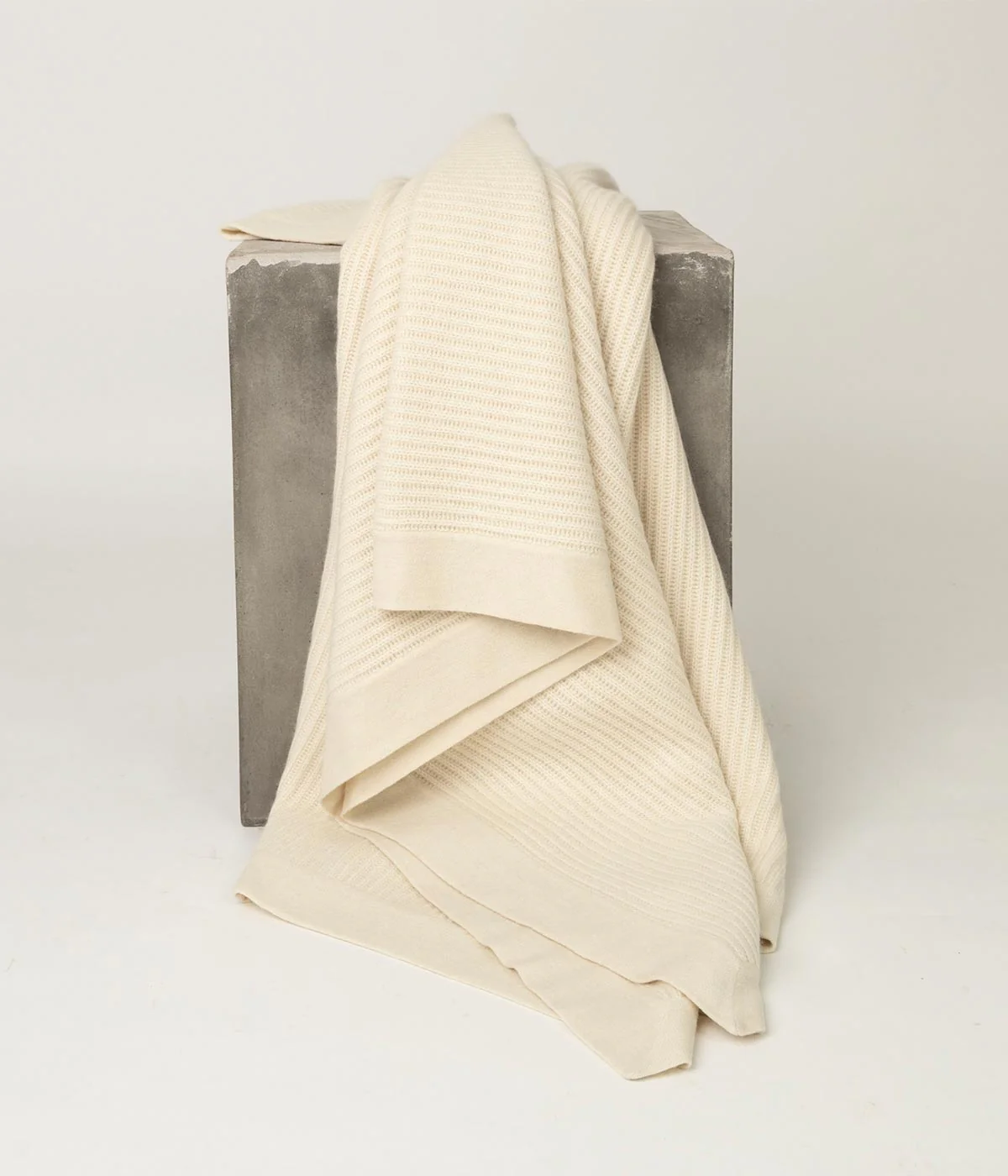 Fisherman's Knit Cashmere Throw - Image 5
