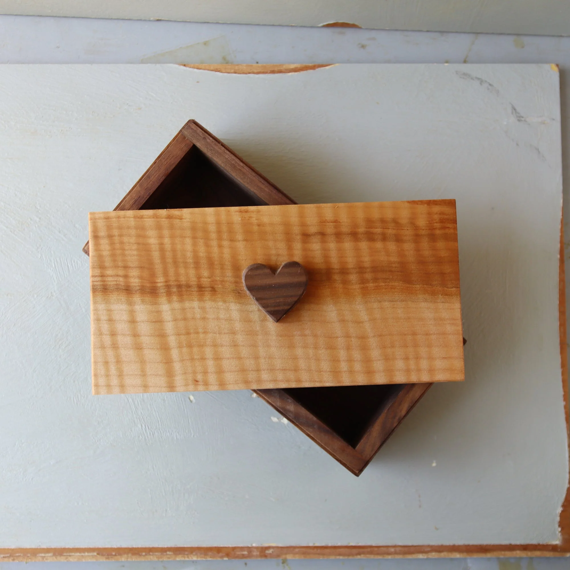 Heart Keepsake Boxes - Image 7