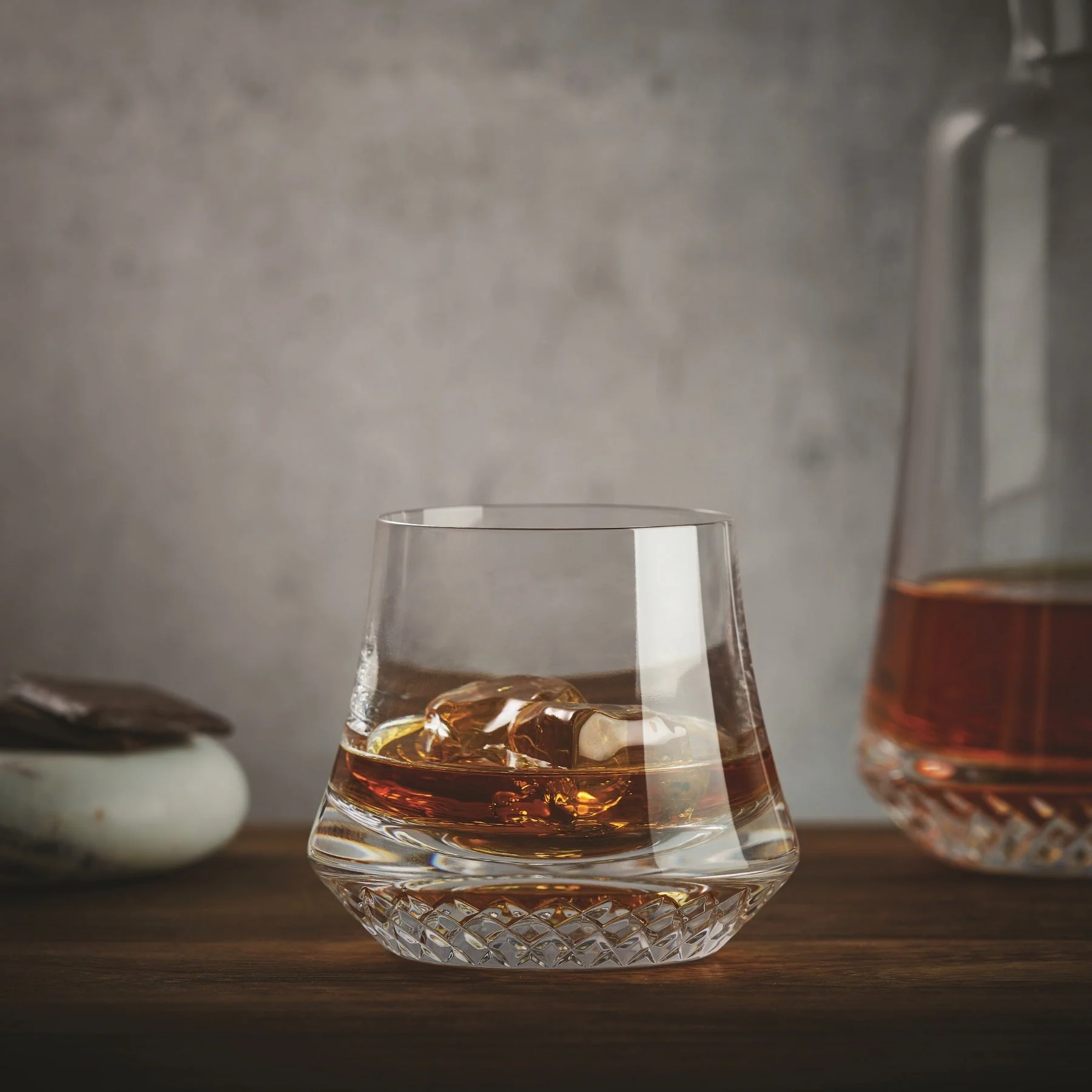 Paris Set of 2 Whiskey glasses DOF - Image 3