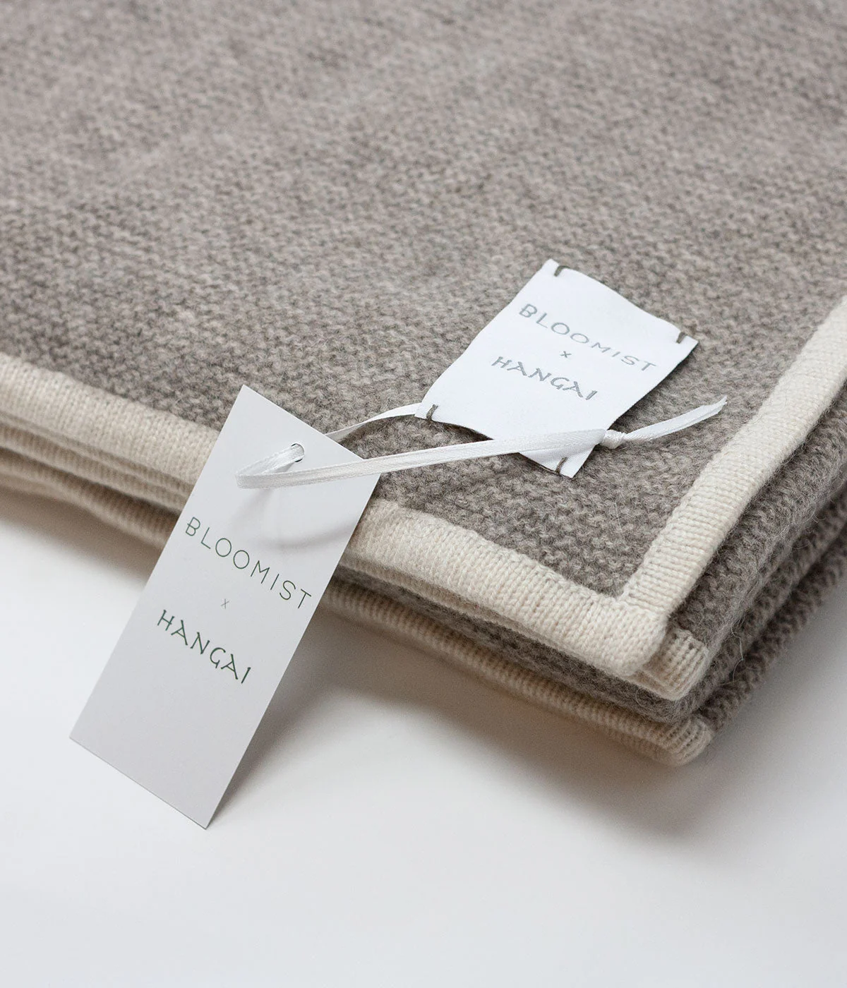 Platinum and White Purl Knit Yak Down Throw - Image 2