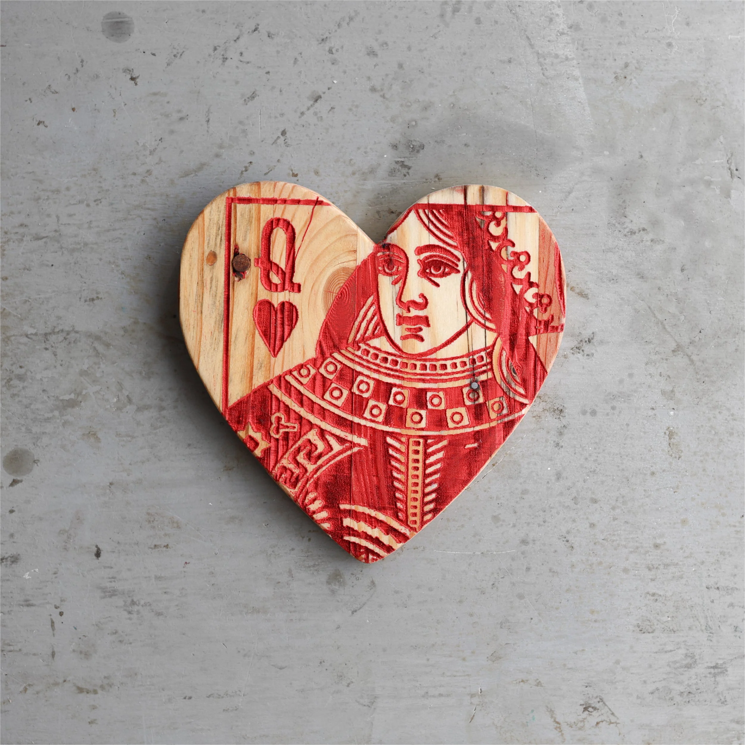Queen of Hearts Pallet Wood Hearts - Image 3