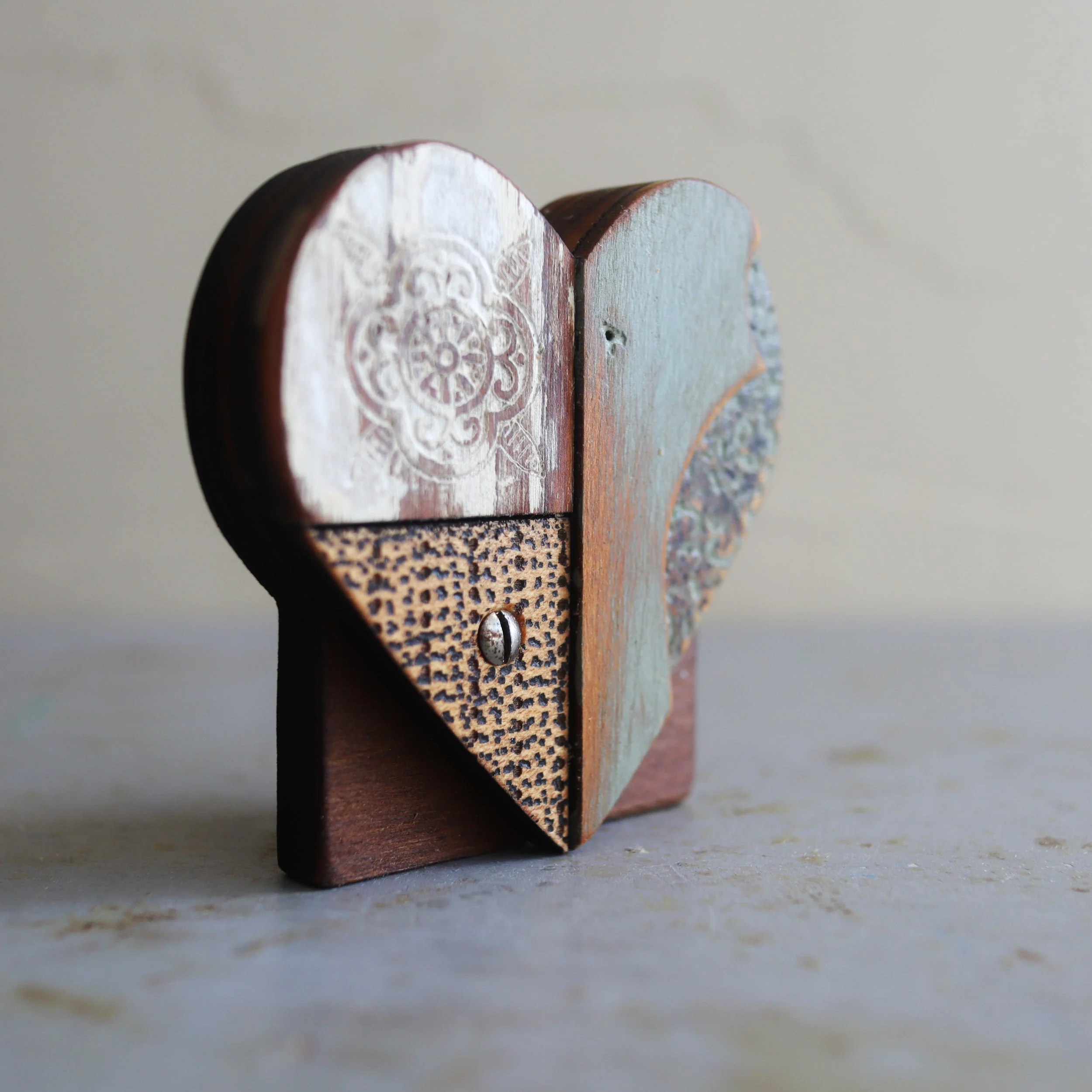 Reclaimed Wooden Heart Emojis - Image 17