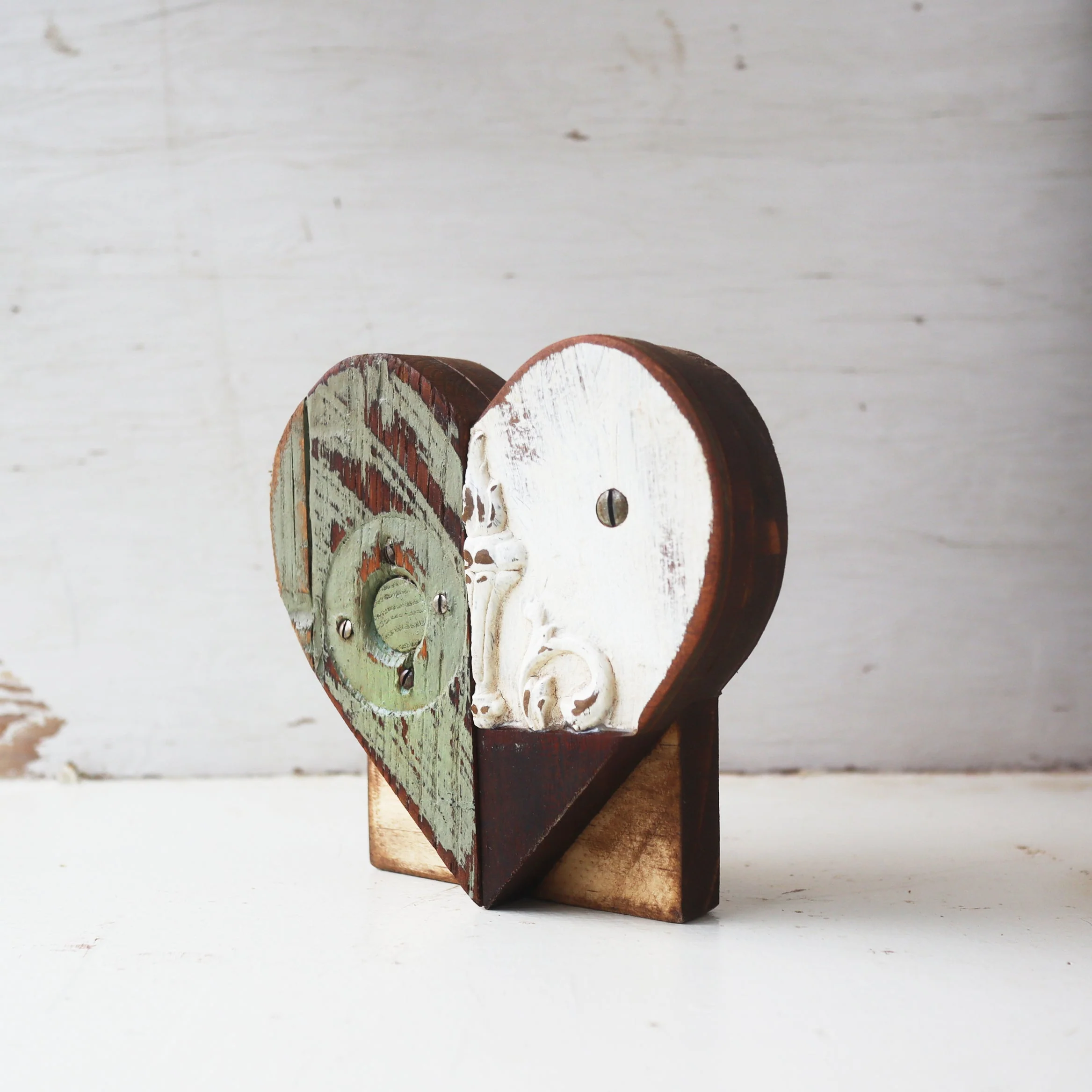 Reclaimed Wooden Heart Emojis - Image 26