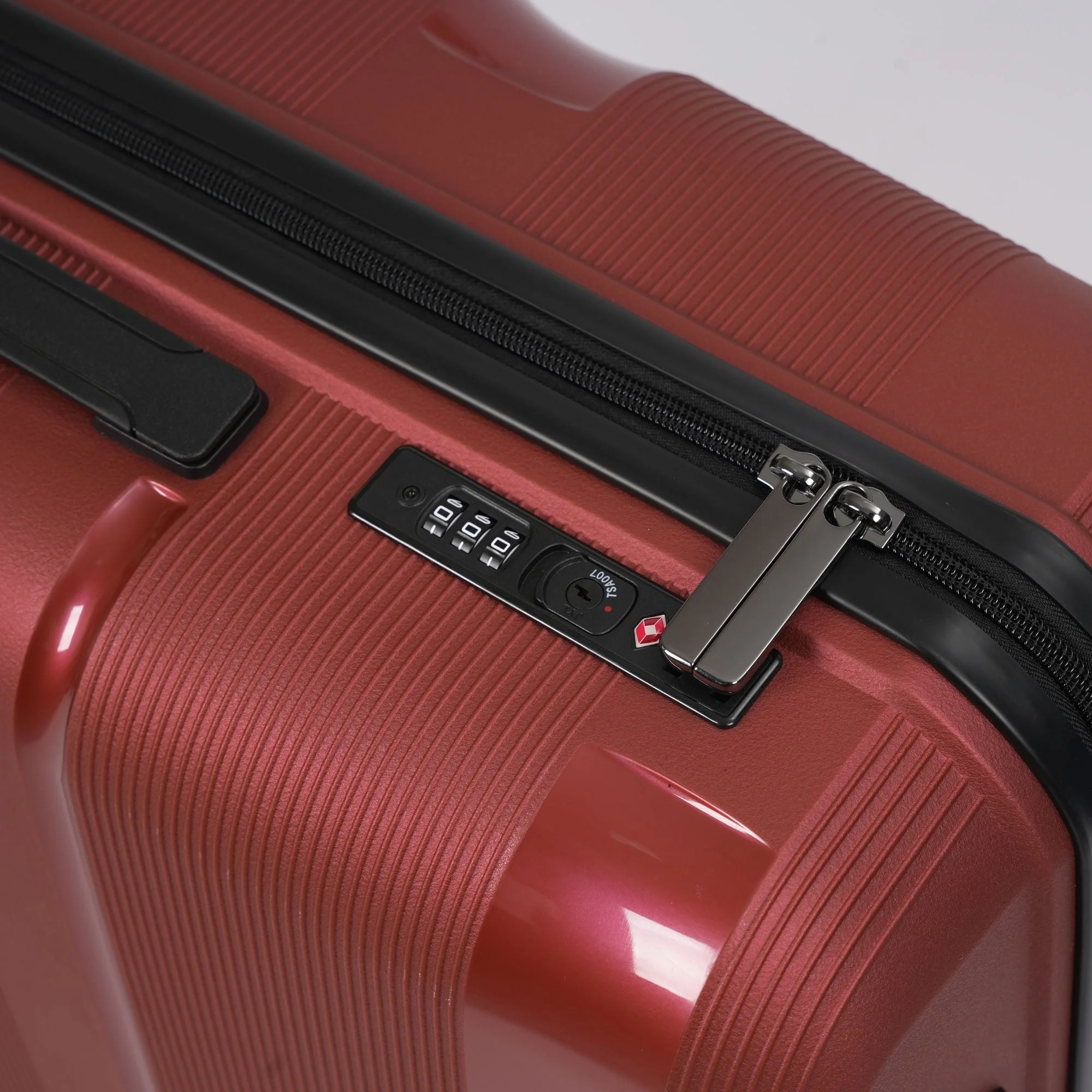 Red Hardcase Roller Luggage Set (28', 24' and 20') - Image 7