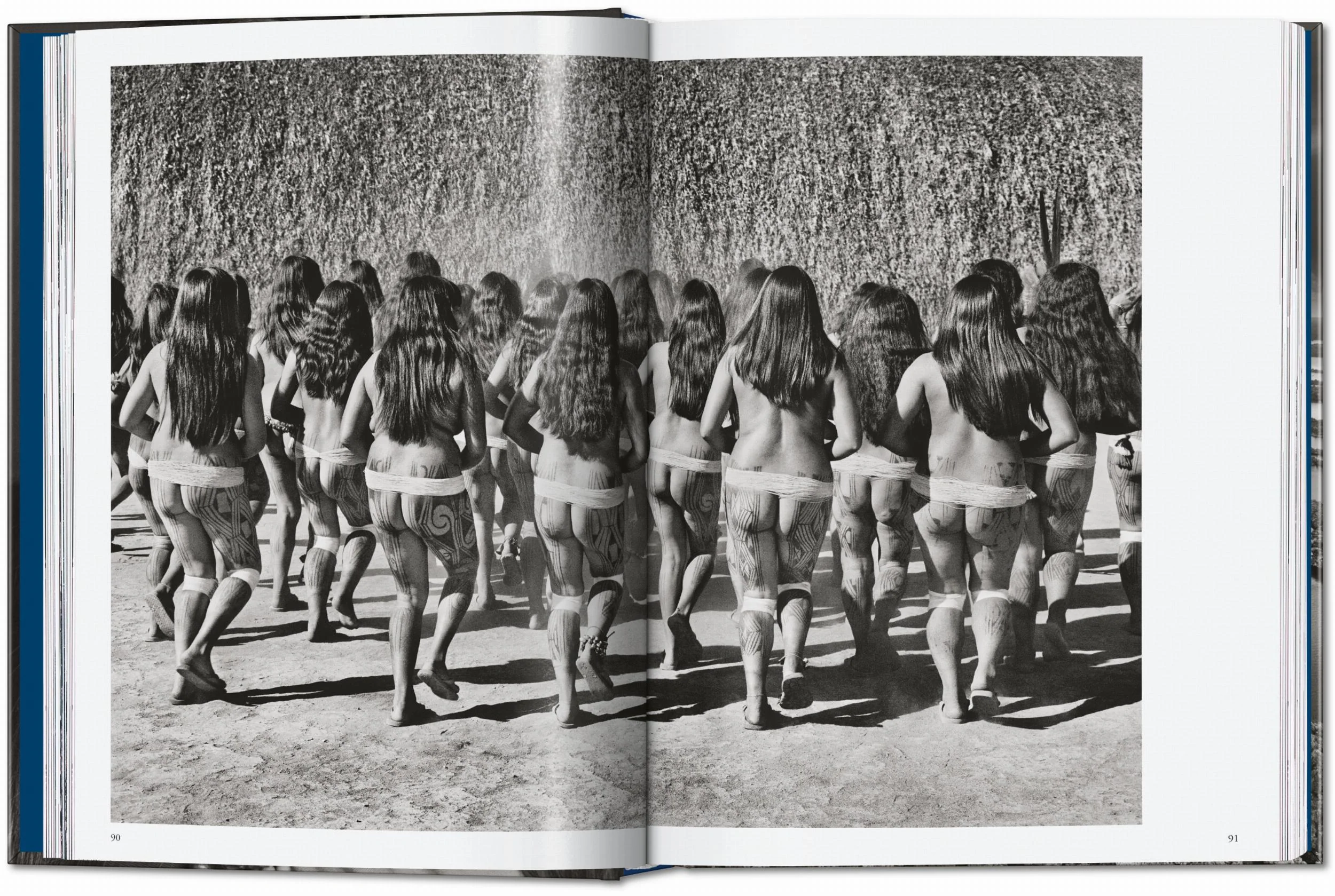 Sebastião Salgado. Amazônia. 45th Ed. (English) - Image 7