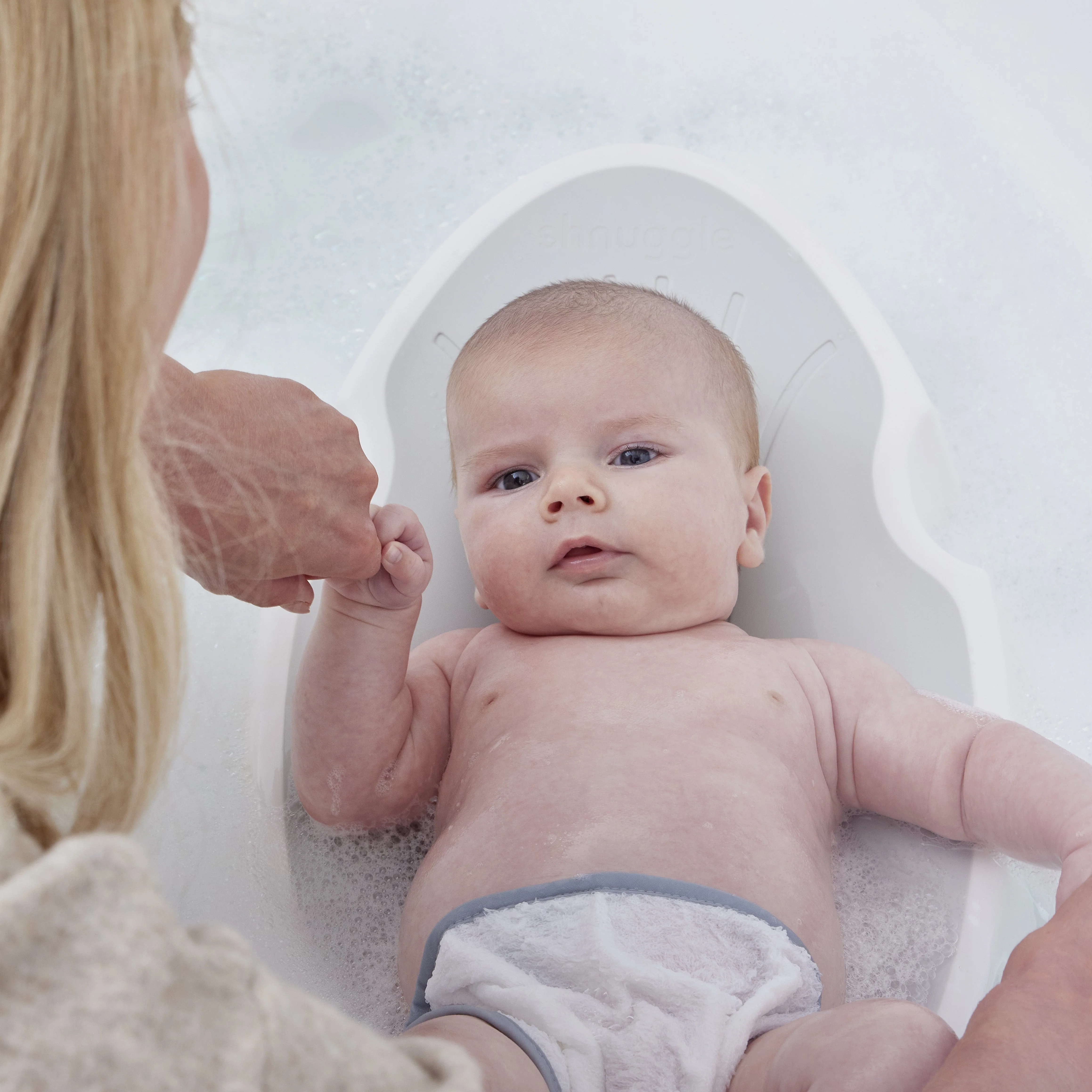 Shnuggle Newborn Baby Bath Support | Ergonomic, Non-Slip & Quick-Dry | From 0-6 months - Image 2