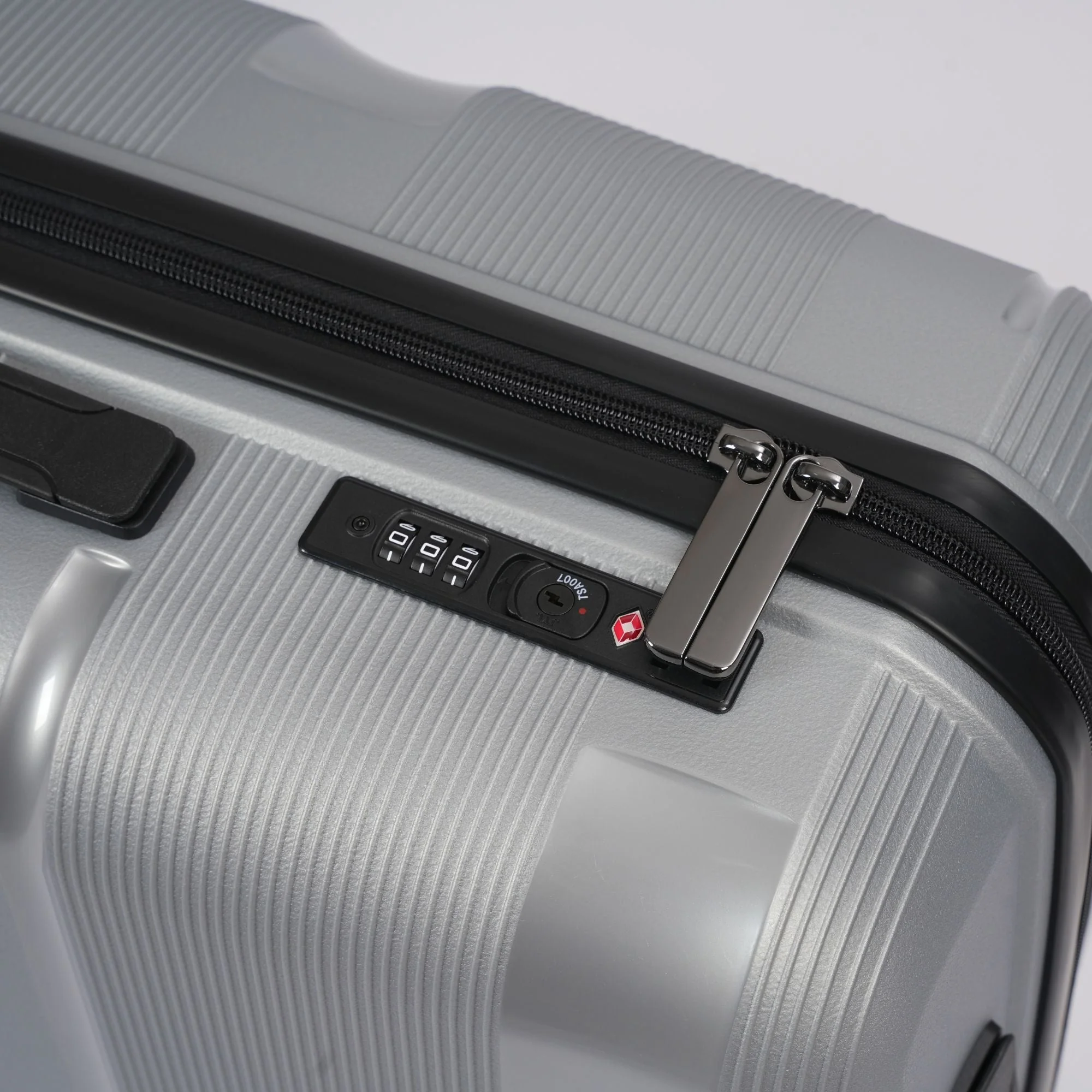 Silver Hardcase Roller Luggage Set (28', 24' and 20') - Image 5