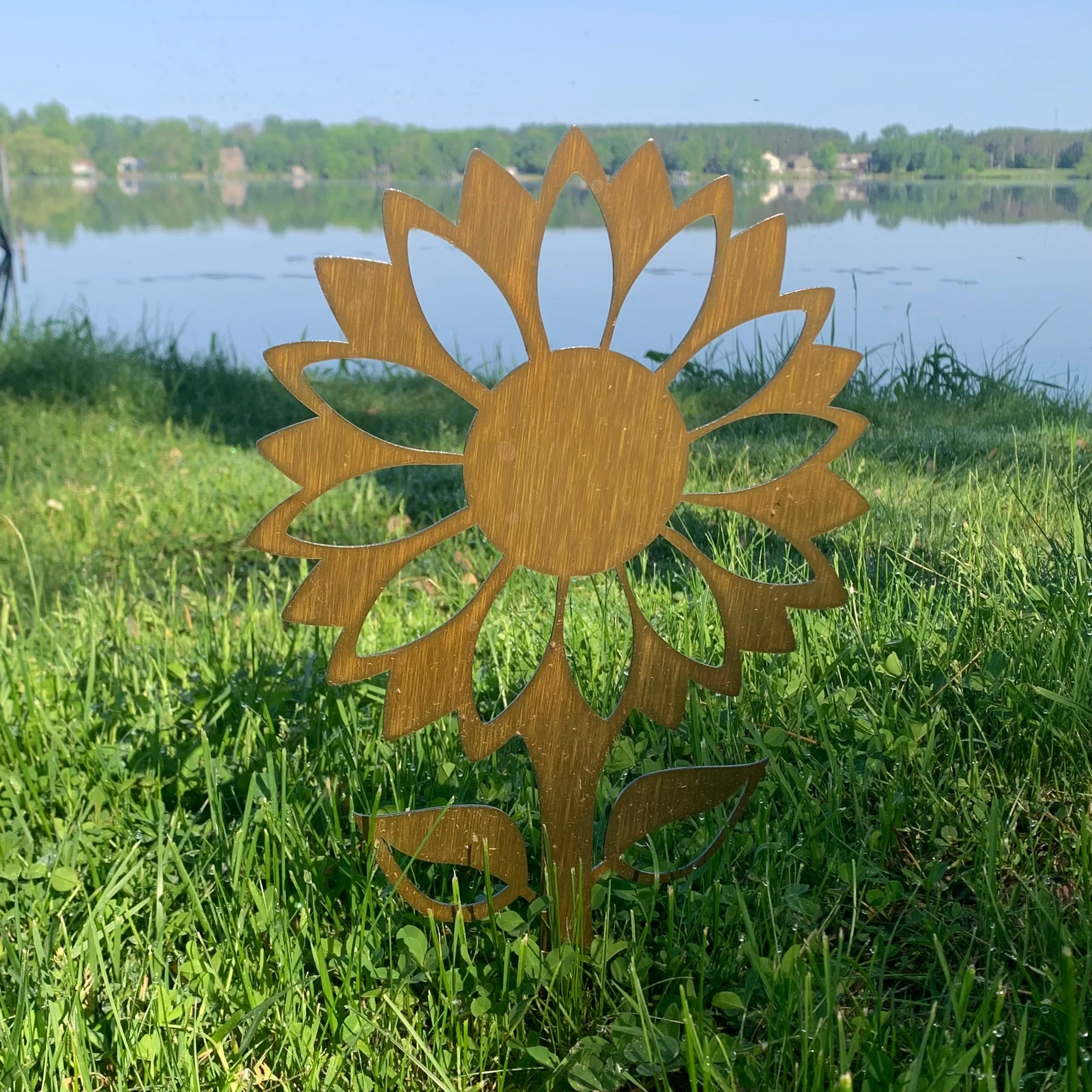 Sunflower Stakes - Image 2