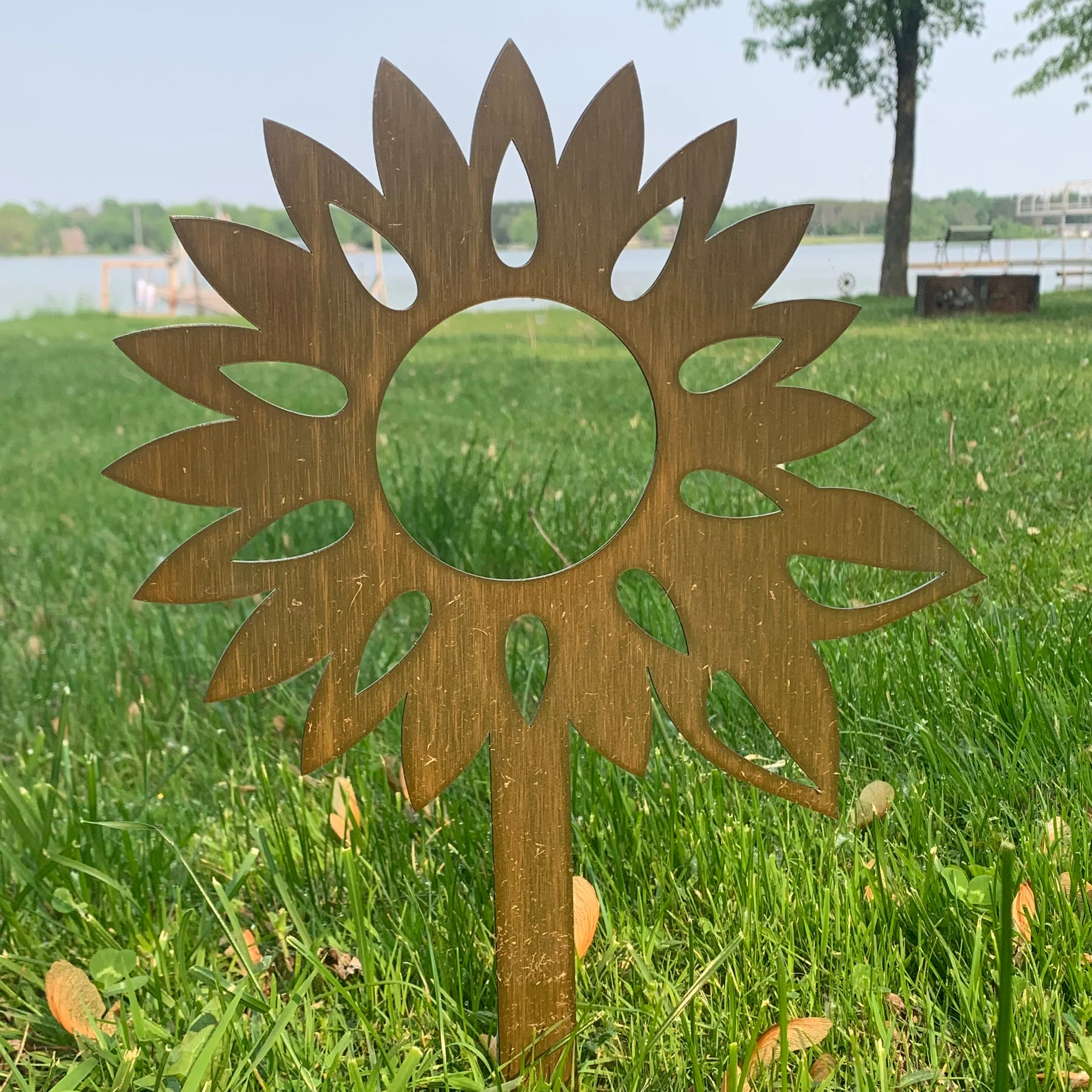 Sunflower Stakes - Image 3